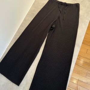 Uniqlo Slinky Pants - Black - Medium